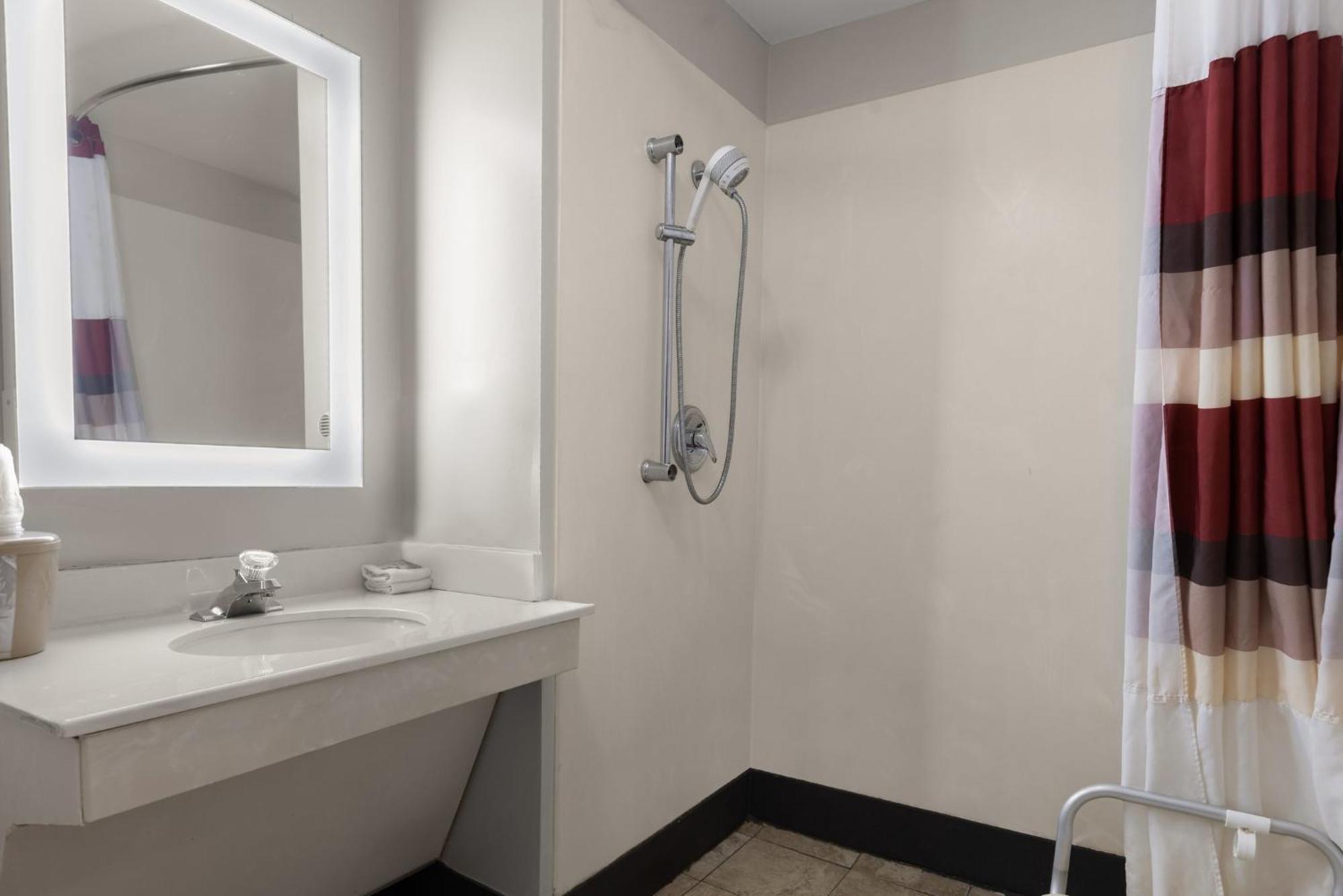 Red Roof Inn & Suites Savannah Airport Pooler Εξωτερικό φωτογραφία