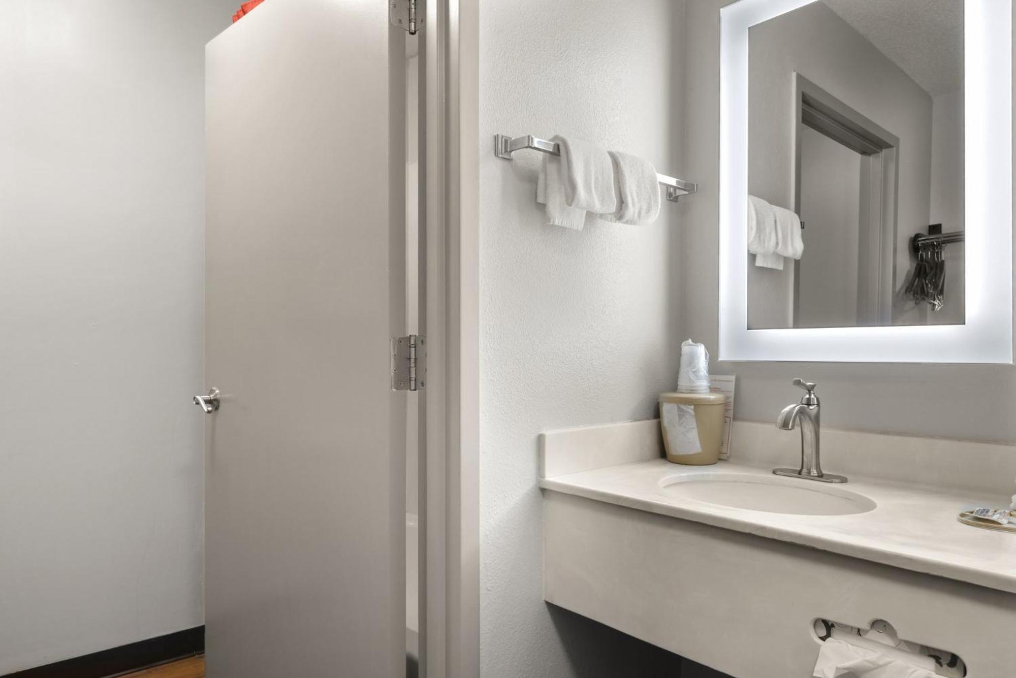 Red Roof Inn & Suites Savannah Airport Pooler Εξωτερικό φωτογραφία