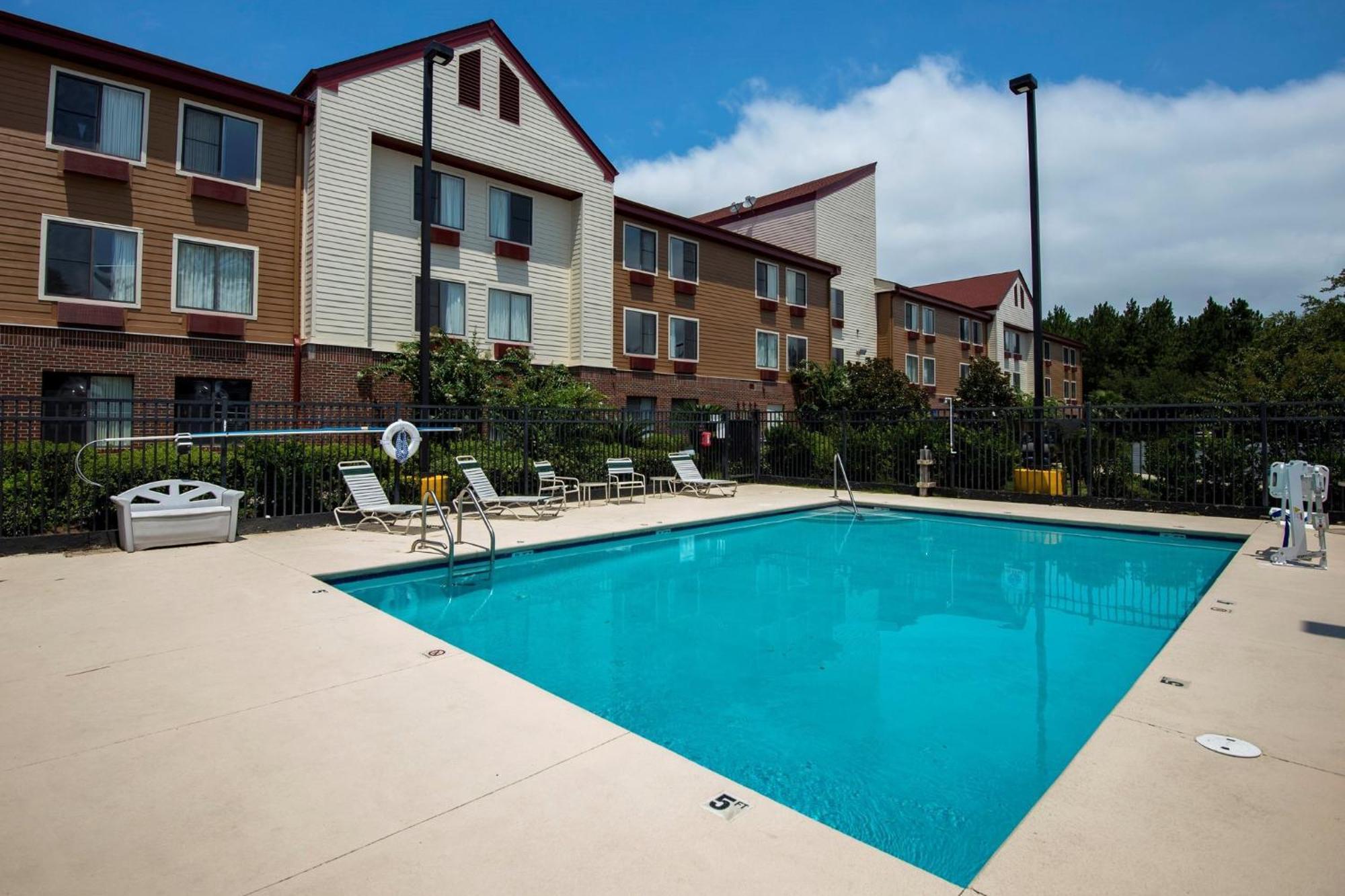 Red Roof Inn & Suites Savannah Airport Pooler Εξωτερικό φωτογραφία