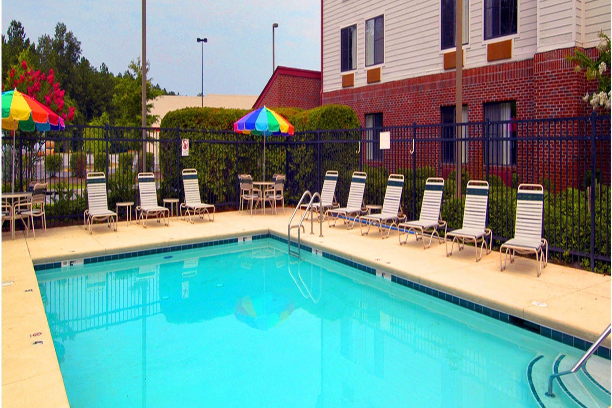 Red Roof Inn & Suites Savannah Airport Pooler Εξωτερικό φωτογραφία